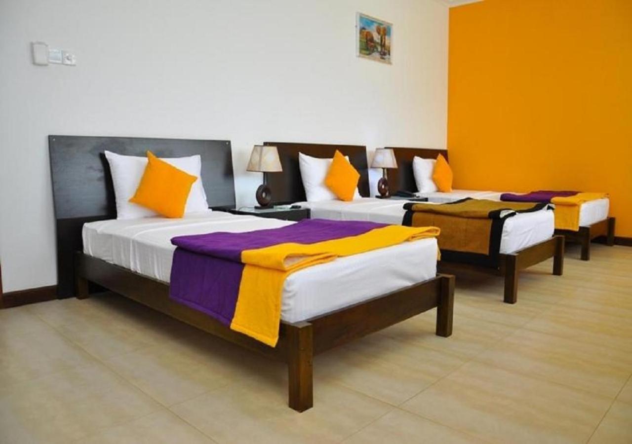 Hotel East Lagoon Батикалоа Екстериор снимка