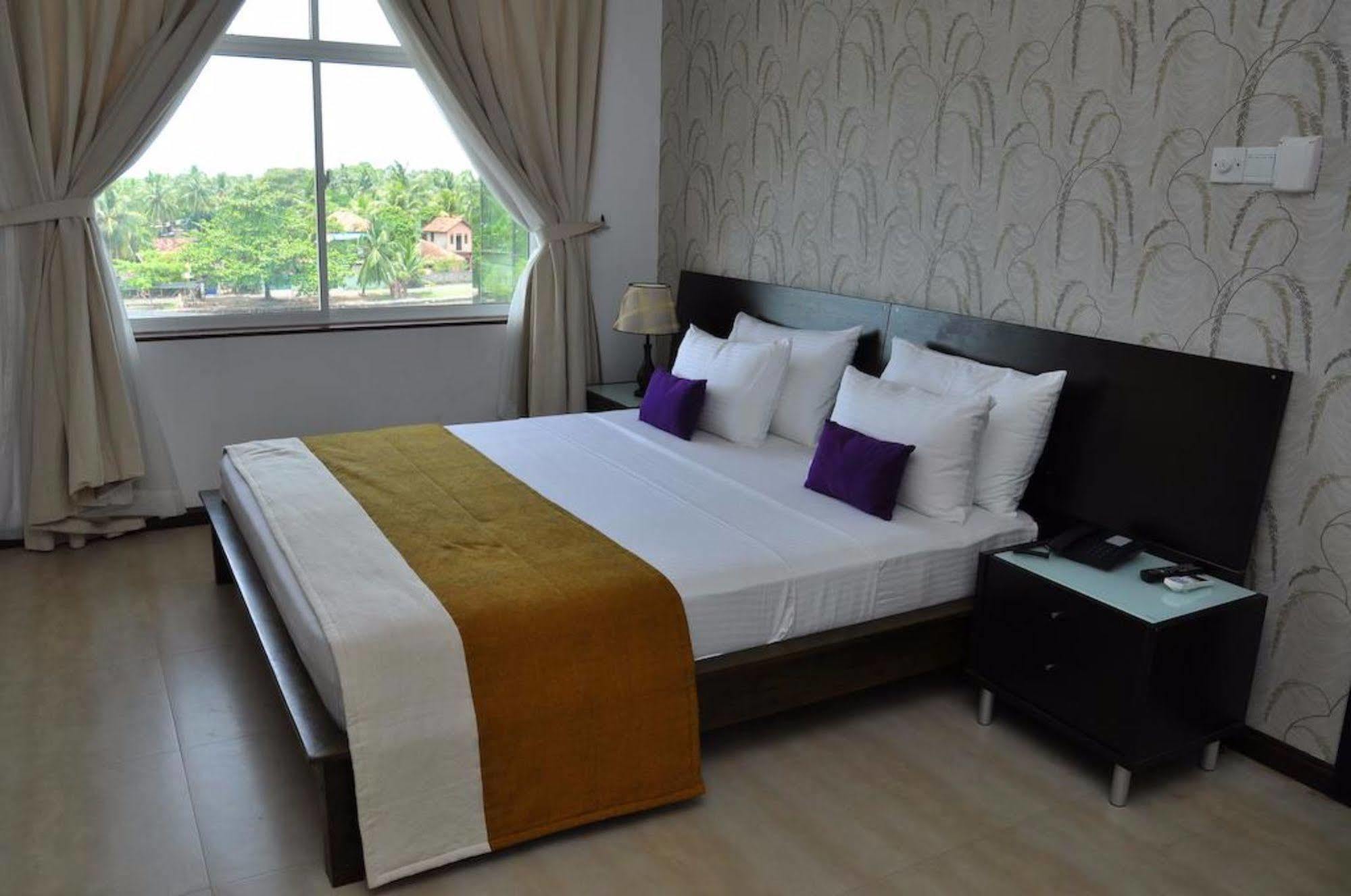 Hotel East Lagoon Батикалоа Екстериор снимка